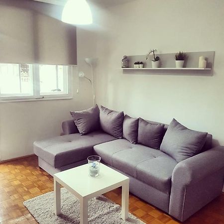 Apartman Kej Pirot Eksteriør bilde
