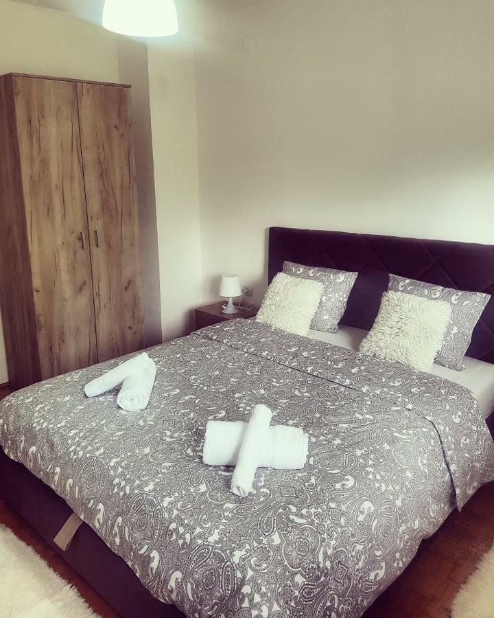 Apartman Kej Pirot Eksteriør bilde