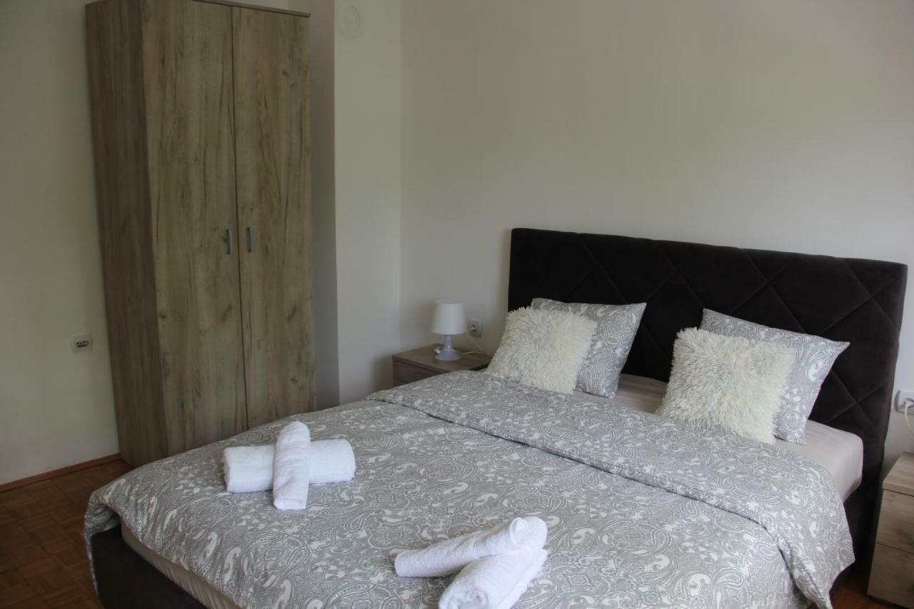 Apartman Kej Pirot Eksteriør bilde