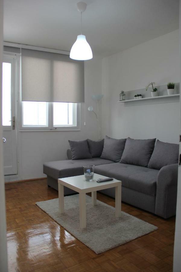 Apartman Kej Pirot Eksteriør bilde